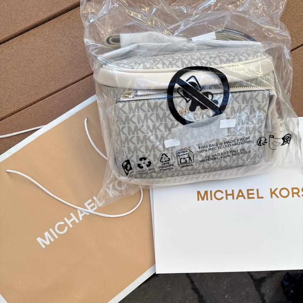 Michael Kors Slater Vanilla Logo Crossbody